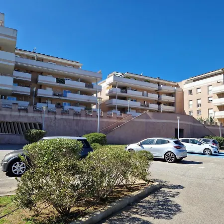 Studio Cosy Proche Toutes Commodites Avec Parking Gratuit Ajaccio (Corsica)